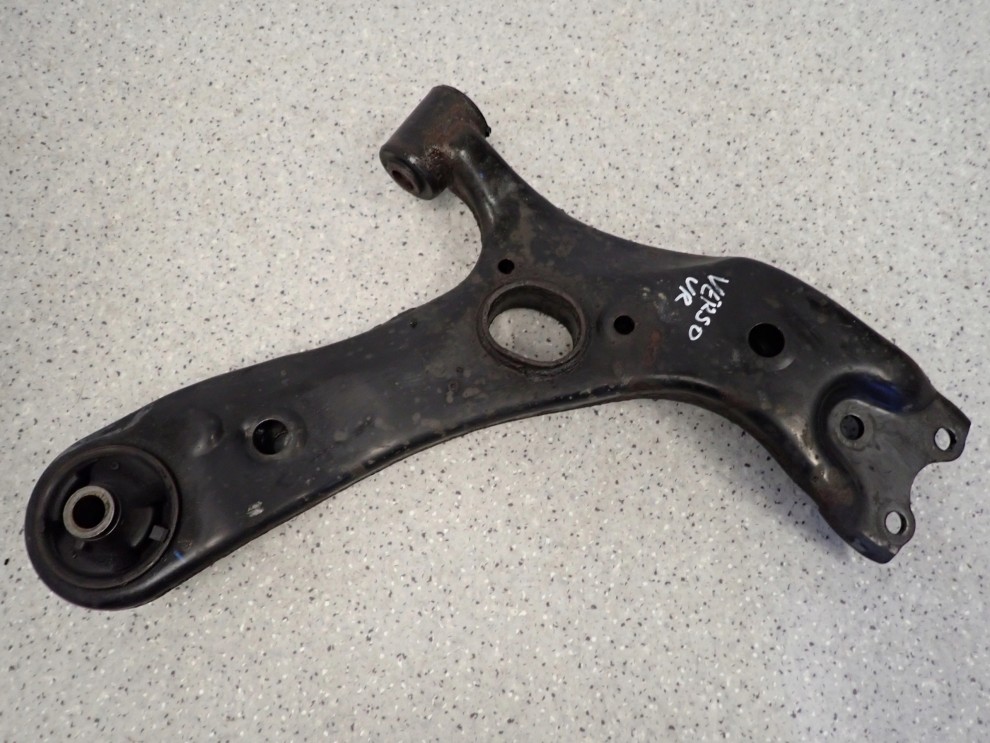 TOYOTA VERSO 09-13 WAHACZ PRZEDNI PRAWY 1/2