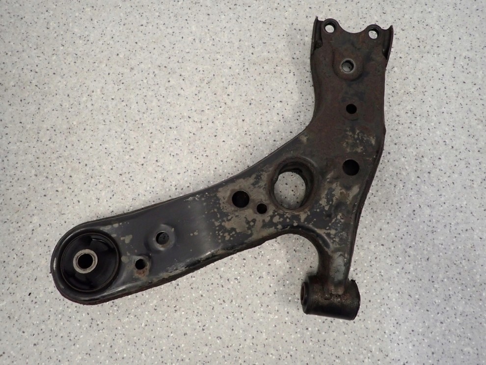 TOYOTA VERSO 09-13 WAHACZ PRZEDNI PRAWY 2/2