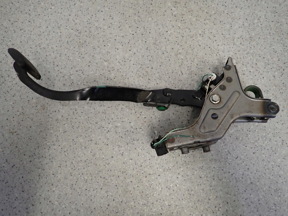 TOYOTA VERSO 2.0 DIESEL 09-13 PEDAŁ SPRZĘGŁA 2/3