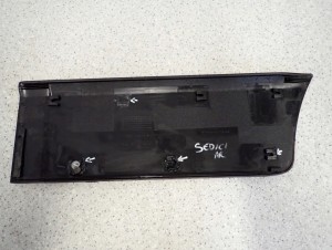 FIAT SEDICI 06-13 LISTWA DRZWI TYLNA PRAWA 5/12 MINIATURA