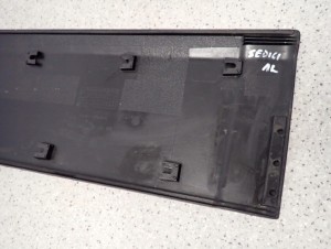 FIAT SEDICI 06-13 LISTWA DRZWI TYLNA LEWA 6/9 MINIATURA