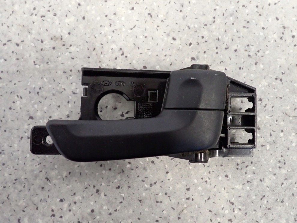 KIA SPORTAGE II 04-10 KLAMKA WEWNĘTRZNA PRZEDNIA PRAWA 2/4