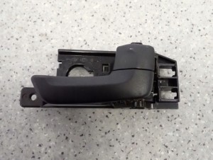 KIA SPORTAGE II 04-10 KLAMKA WEWNĘTRZNA PRZEDNIA PRAWA 1/4 MINIATURA