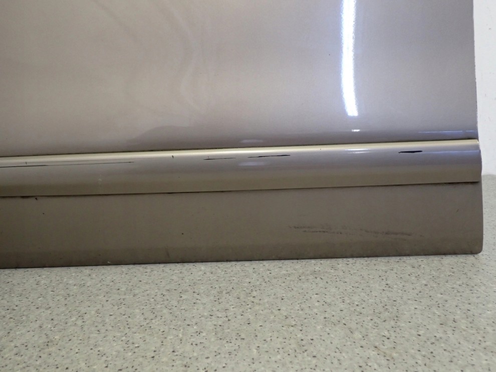 NISSAN NOTE E11 06-12 DRZWI PRZEDNIE LEWE C30 4/10