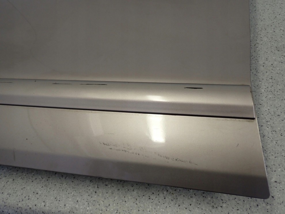 NISSAN NOTE E11 06-12 DRZWI PRZEDNIE LEWE C30 8/10