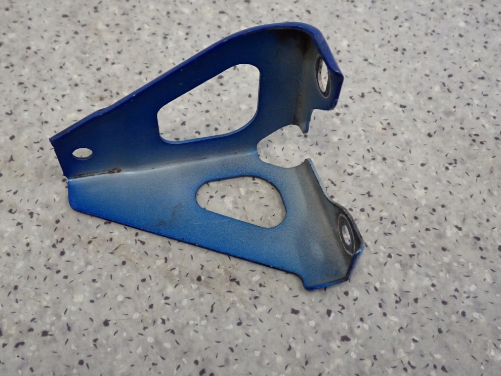 SUZUKI CELERIO 14-19 WSPORNIK OSŁONY DOLNEJ PRAWY 3/4