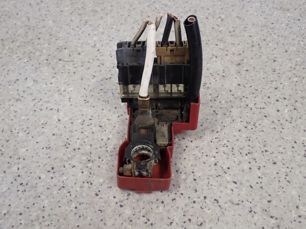 NISSAN MICRA K12 1.2i 03-10 KLEMA PLUSOWA 3/5