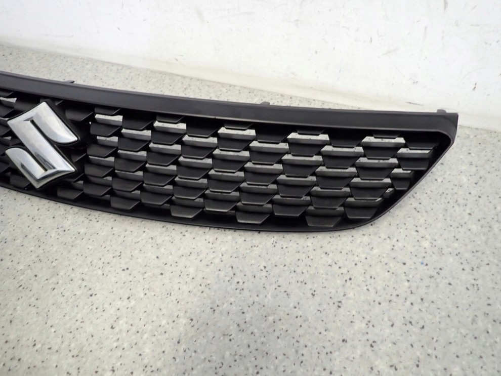 SUZUKI SWIFT IV MK7 ATRAPA CHŁODNICY KRATKA ORYGINAŁ 4/13