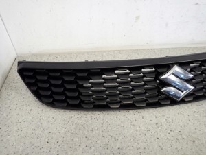 SUZUKI SWIFT IV MK7 ATRAPA CHŁODNICY KRATKA ORYGINAŁ 5/13 MINIATURA