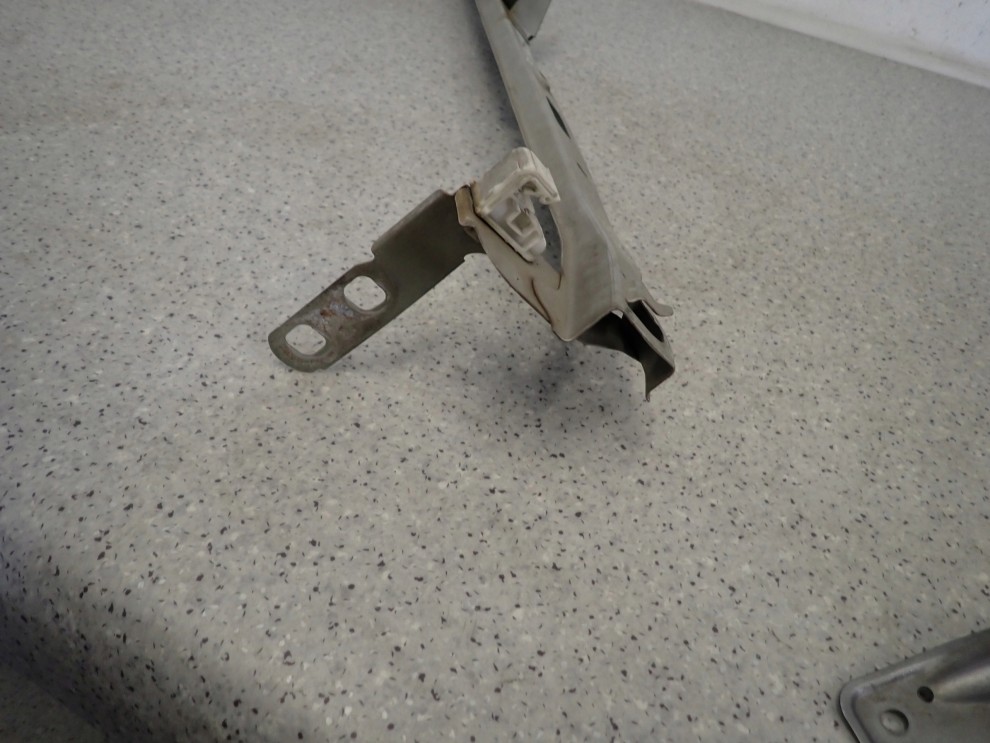 NISSAN ALMERA N16 03-06 BELKA GÓRNA ZDERZAKA PRZEDNIEGO 3/9