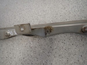 NISSAN ALMERA N16 03-06 BELKA GÓRNA ZDERZAKA PRZEDNIEGO 5/9 MINIATURA