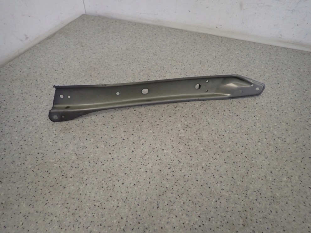 SUZUKI SWIFT MK7 10- WSPORNIK OKULAR PASA PRZEDNIEGO LEWY 7/9