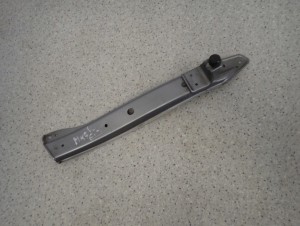 SUZUKI SWIFT MK7 10- WSPORNIK OKULAR PASA PRZEDNIEGO LEWY 4/9 MINIATURA