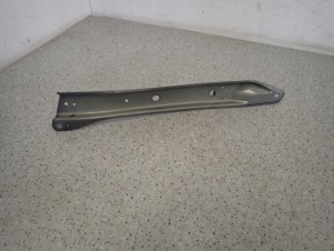 SUZUKI SWIFT MK7 10- WSPORNIK OKULAR PASA PRZEDNIEGO LEWY 7/9 MINIATURA