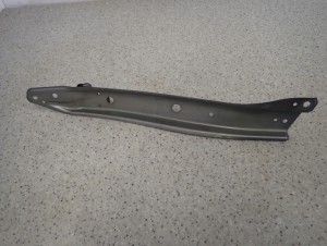 SUZUKI SWIFT MK7 10- WSPORNIK OKULAR PASA PRZEDNIEGO LEWY 8/9 MINIATURA