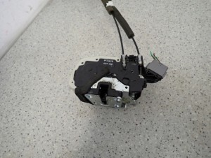 NISSAN MICRA K13 10-16 ZAMEK DRZWI PRZEDNI LEWY