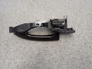 KIA VENGA 09- KLAMKA DRZWI PRZEDNICH PRAWYCH 3/4 MINIATURA