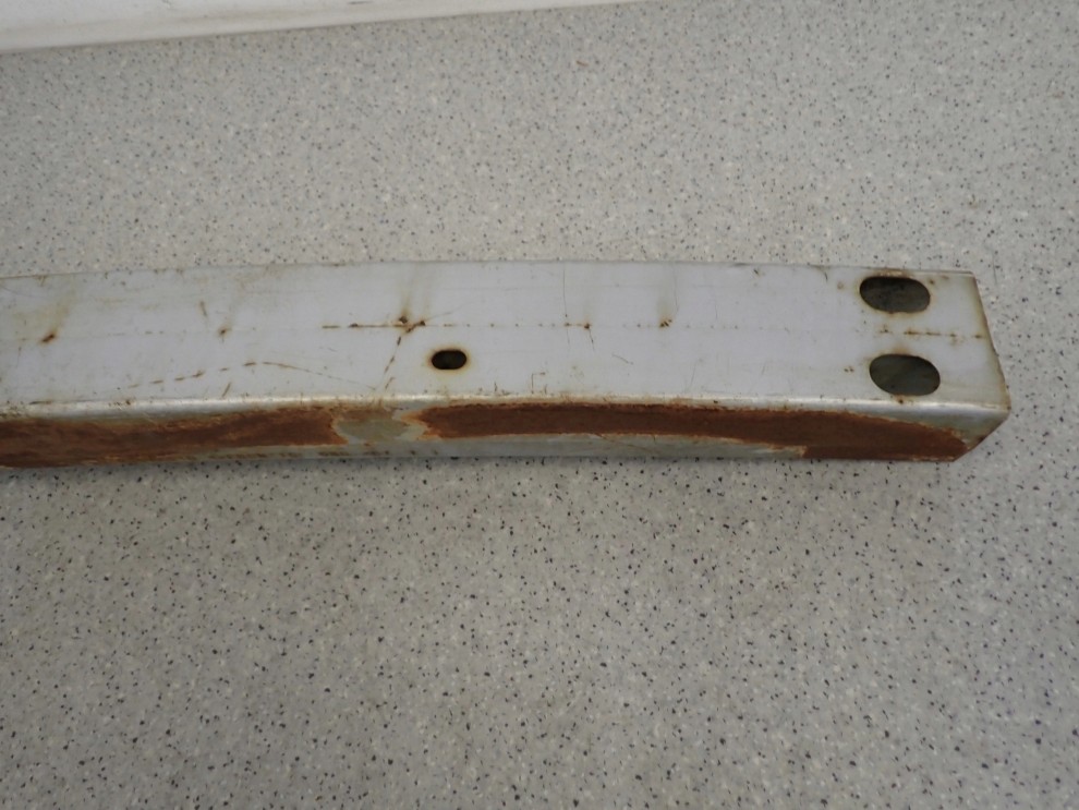 NISSAN ALMERA N16 00-06 BELKA ZDERZAKA PRZEDNIEGO 2/6