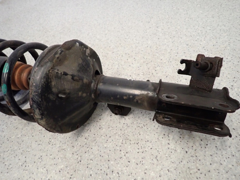 LACETTI NUBIRA 1.6 BENZYNA 03-10 AMORTYZATOR PRZEDNI PRAWY 3/4