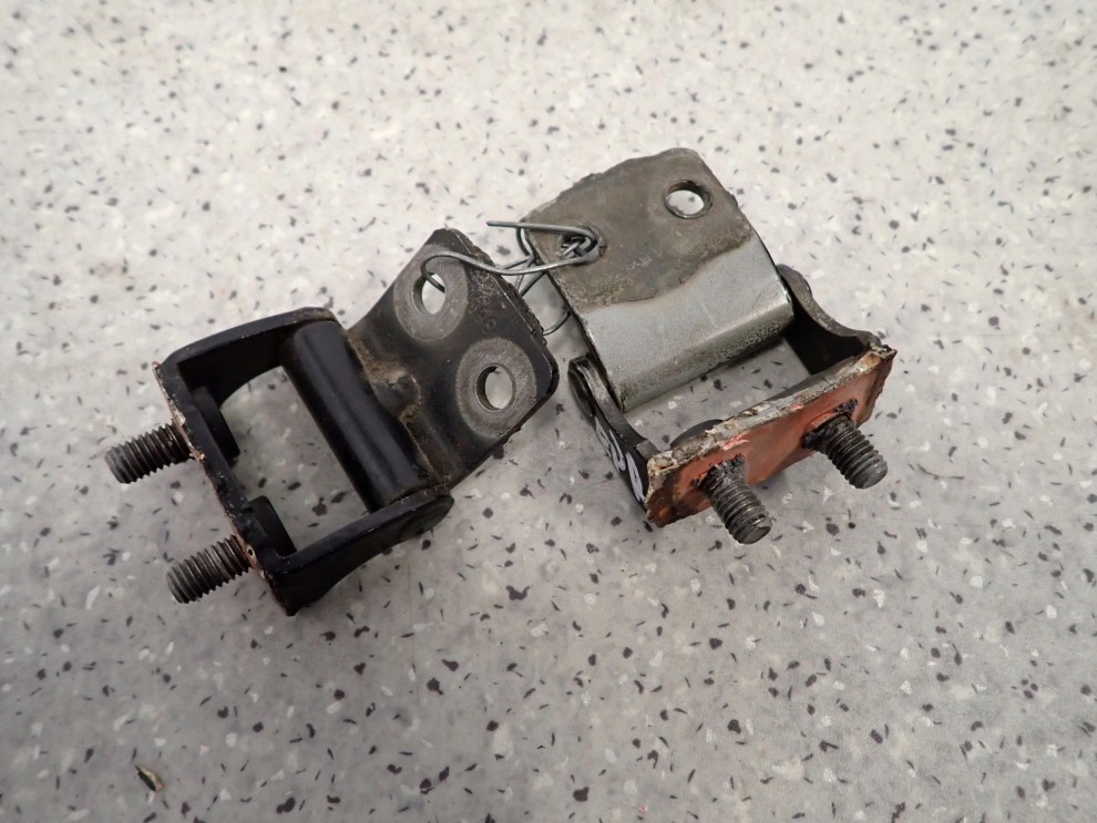 HONDA CIVIC VII 01- ZAWIASY KLAPY BAGAŻNIKA 1/2