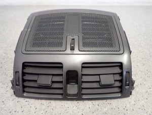 TOYOTA AURIS LIFT 10-12 KRATKA NAWIEWU ŚRODKOWA 1/4 MINIATURA