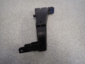 HYUNDAI i40 11-18 ŚLIZG MOCOWANIE REFLEKTORA OKULAR WSPORNIK PRZEDNI PRAWY 3/4 MINIATURA