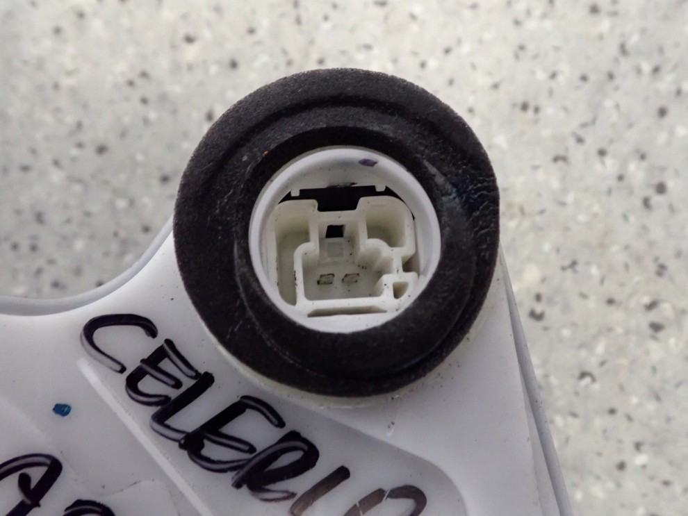 SUZUKI CELERIO 14-19 ZAMEK DRZWI TYLNY PRAWY 4/4