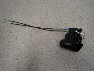 SUZUKI CELERIO 14-19 ZAMEK DRZWI TYLNY PRAWY