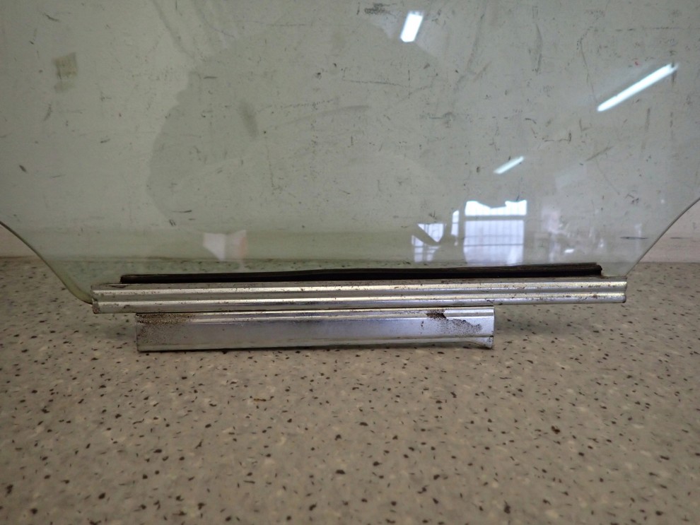 SUZUKI CELERIO 14-19 SZYBA DRZWI TYLNA PRAWA 2/3