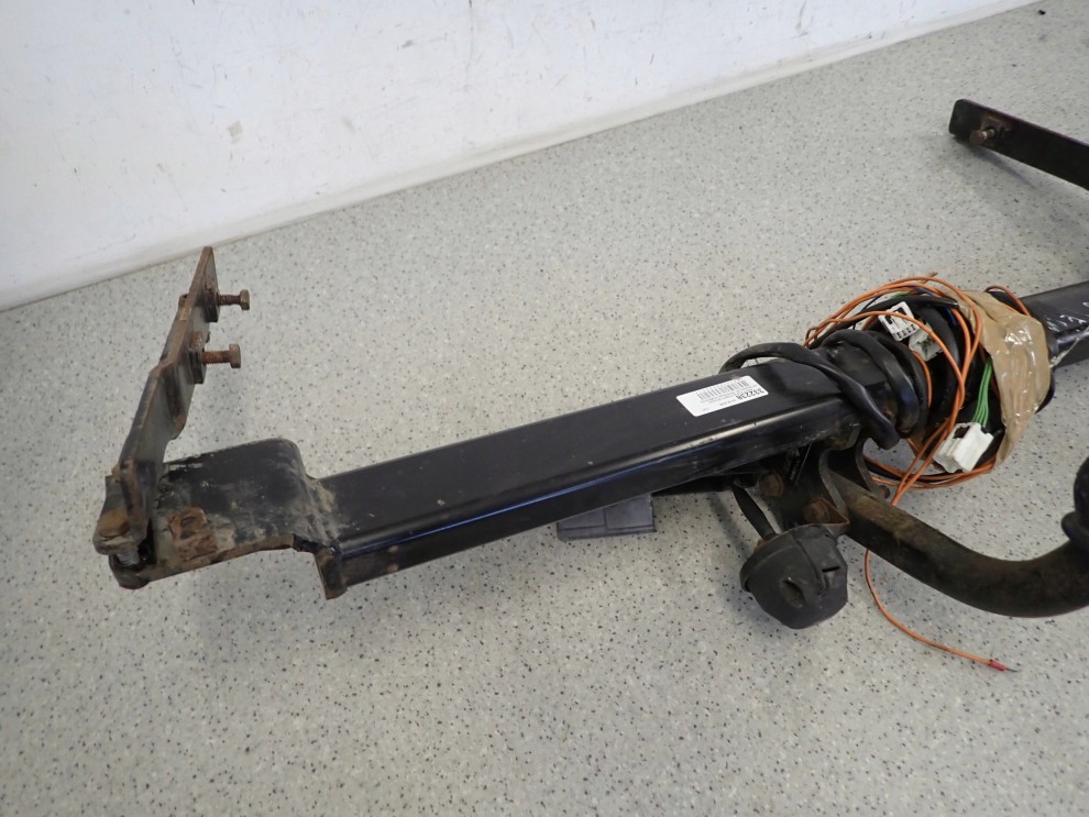 NISSAN NOTE E11 06-12 HAK HOLOWNICZY 2/8