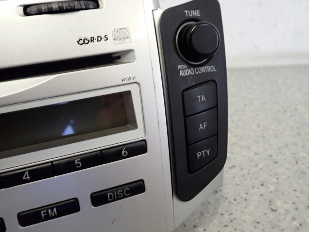 TOYOTA YARIS II 06-09 RADIO FABRYCZNE EUROPA 5/15