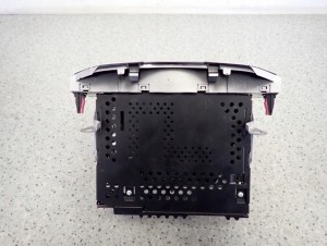 TOYOTA YARIS II 06-09 RADIO FABRYCZNE EUROPA 15/15 MINIATURA