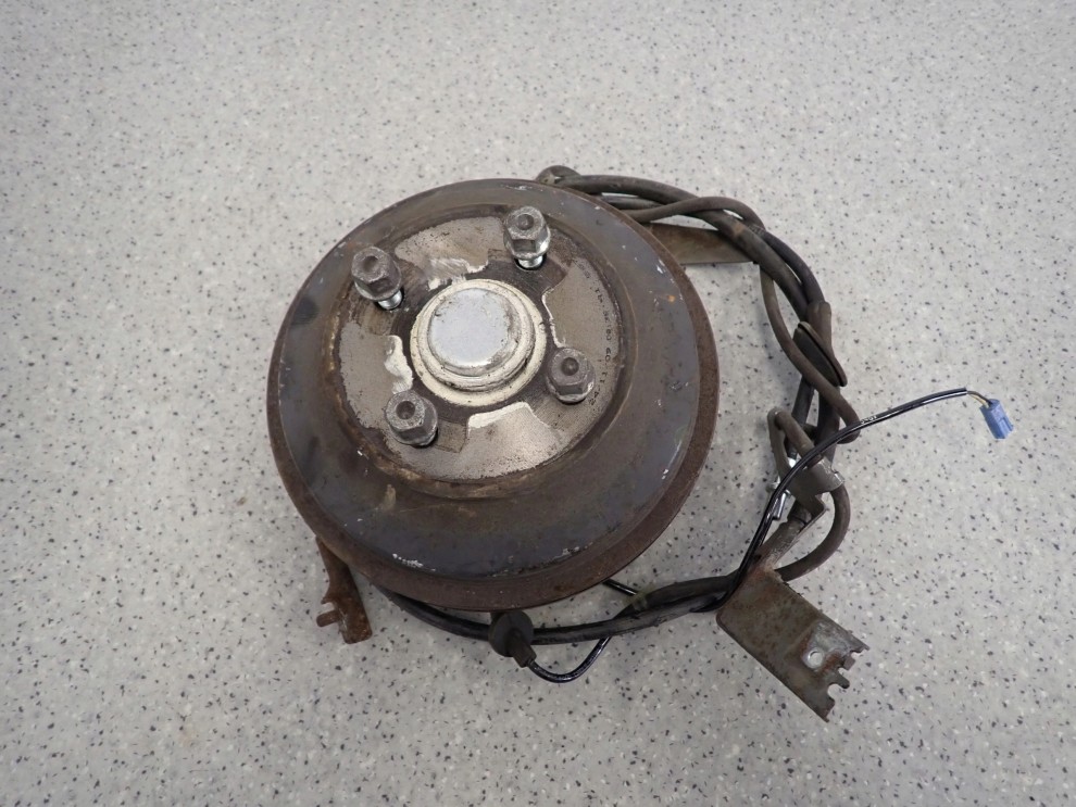 SUZUKI SWIFT TS 07-09 PIASTA BĘBEN HAMULCOWY TYLNY LEWY 2/8