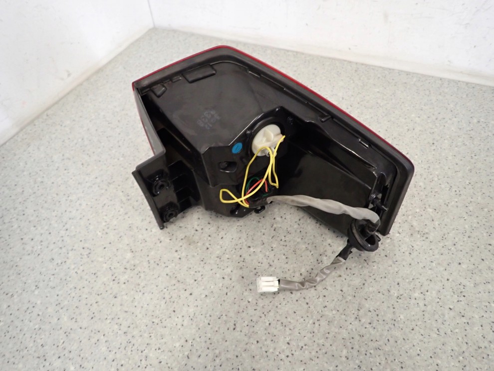 CHEVROLET ORLANDO 10- LAMPA TYLNA LEWA ZEWNĘTRZNA 6/7