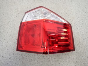 CHEVROLET ORLANDO 10- LAMPA TYLNA PRAWA ZEWNĘTRZNA