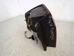 CHEVROLET ORLANDO 10- LAMPA TYLNA PRAWA ZEWNĘTRZNA 8/8 MINIATURA