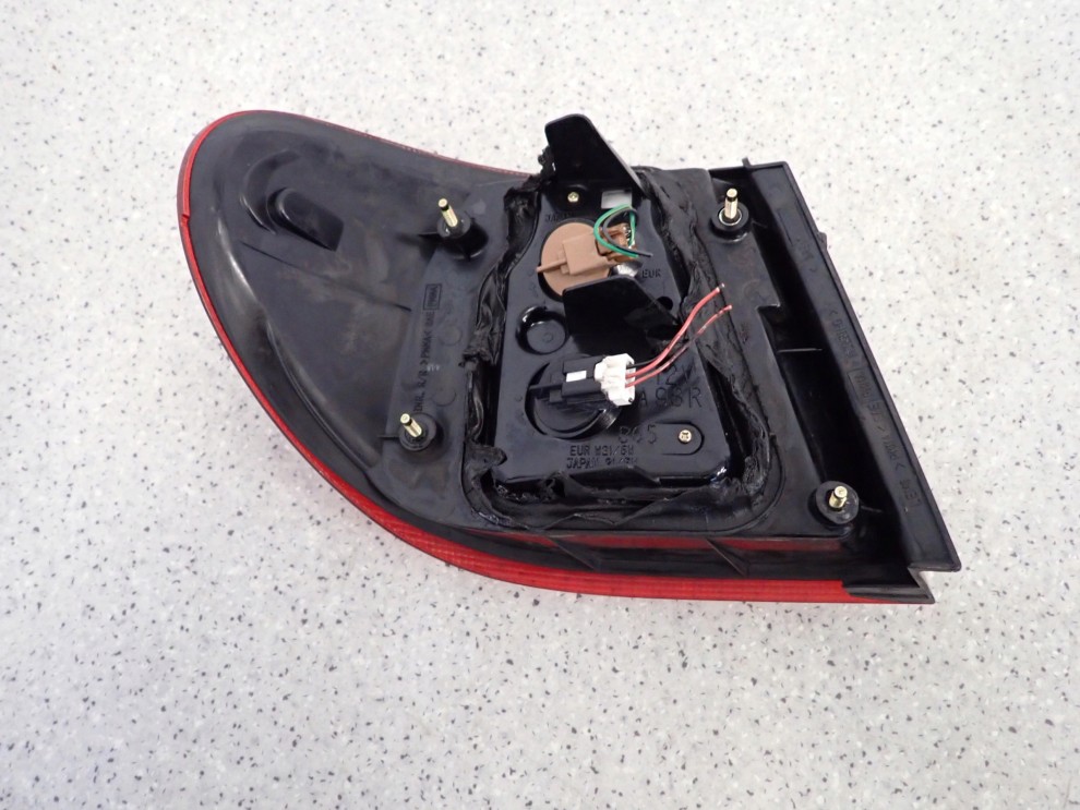 NISSAN ALMERA N16 SEDAN 4D 00-06 LAMPA TYLNA PRAWA ZEWNĘTRZNA 5/5