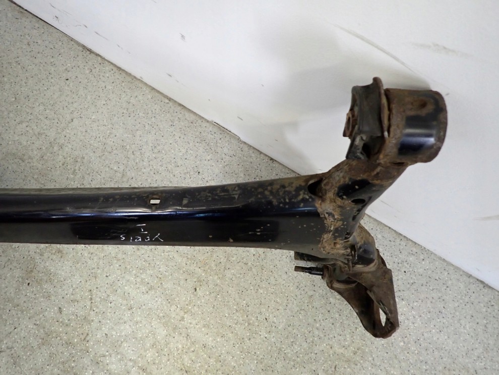 TOYOTA YARIS I 99- BELKA ZAWIESZENIA TYLNEGO GOŁA 5/14