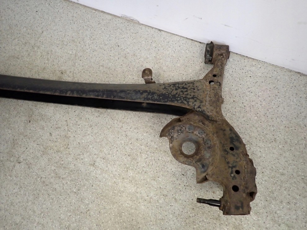 TOYOTA YARIS I 99- BELKA ZAWIESZENIA TYLNEGO GOŁA 10/14