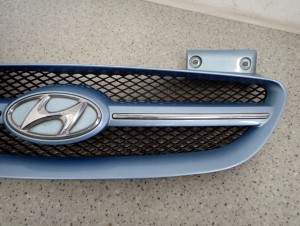 HYUNDAI GETZ 06- ATRAPA CHŁODNICY KRATA WLOTU 2B 3/8 MINIATURA