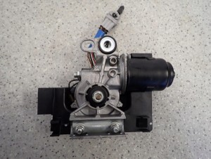 SUZUKI SWIFT 04-10 JS SILNICZEK WYCIERACZEK PRZÓD 1/2 MINIATURA