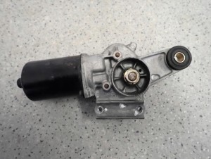 NISSAN MICRA K12 02-10 SILNICZEK WYCIERACZEK PRZÓD 3/3 MINIATURA