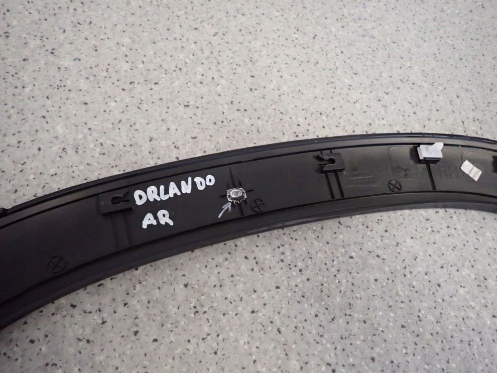 CHEVROLET ORLANDO 10- LISTWA BŁOTNIKA TYLNA PRAWA 5/9