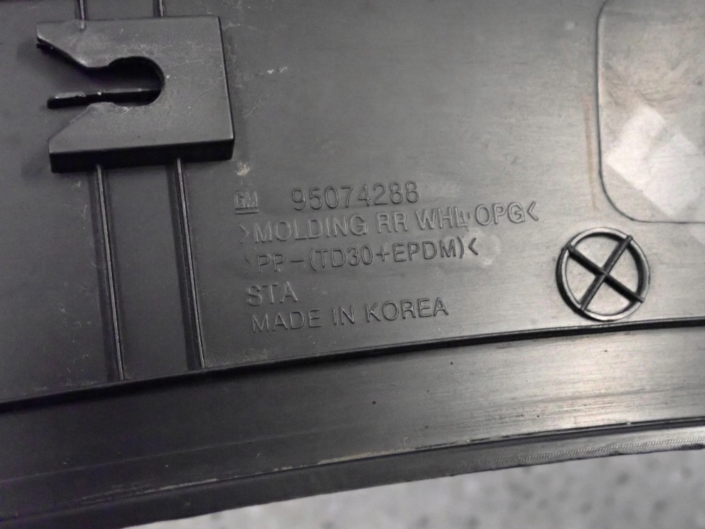 CHEVROLET ORLANDO 10- LISTWA BŁOTNIKA TYLNA PRAWA 7/9