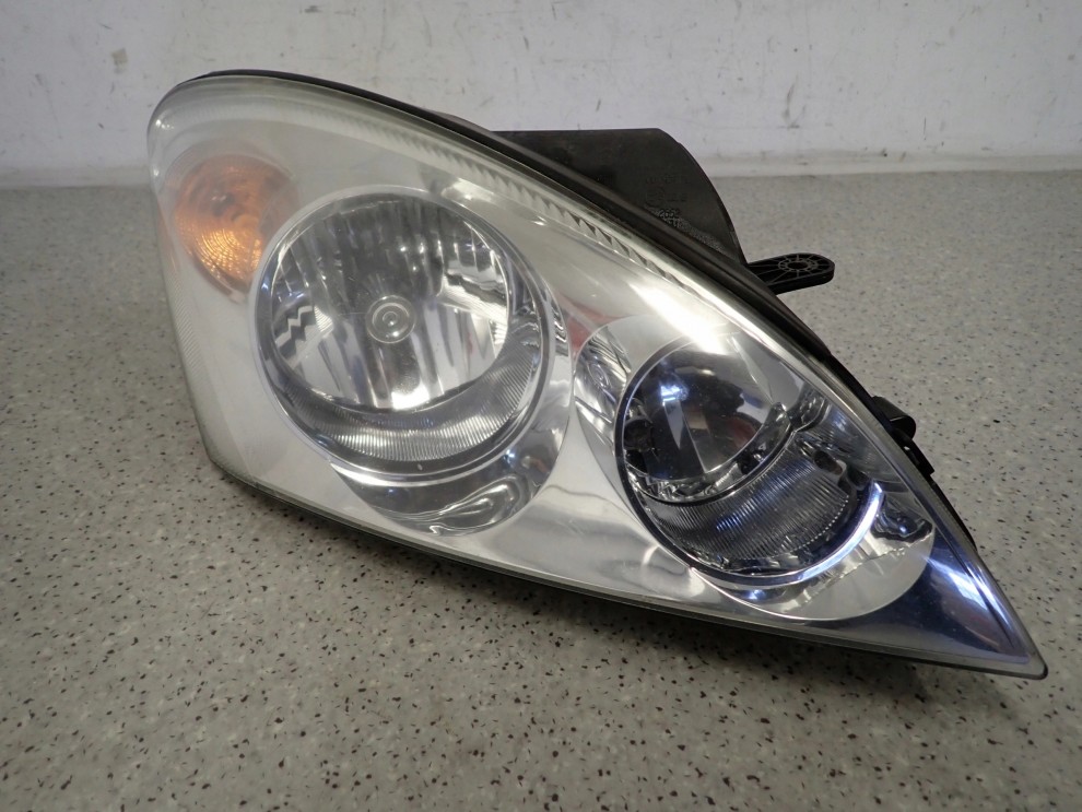 KIA CEED 07-09 LAMPA PRZEDNIA PRAWA REFLEKTOR 2/11