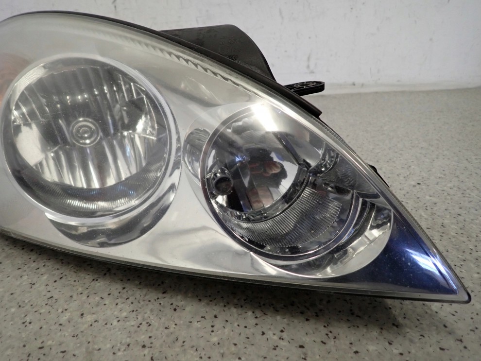 KIA CEED 07-09 LAMPA PRZEDNIA PRAWA REFLEKTOR 3/11
