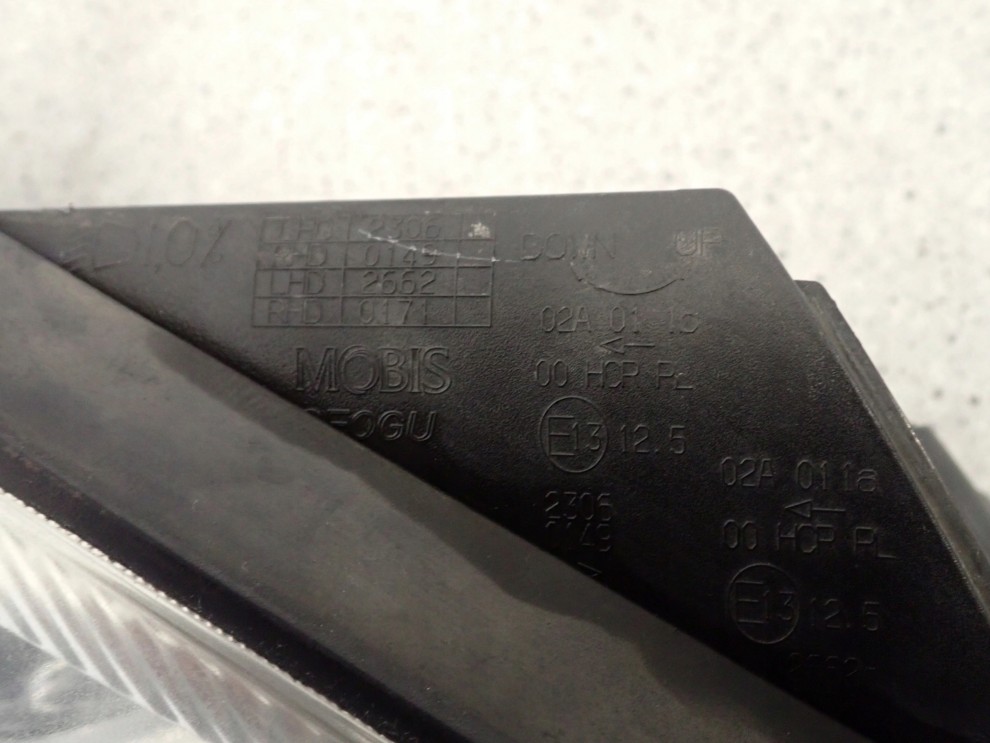 KIA CEED 07-09 LAMPA PRZEDNIA PRAWA REFLEKTOR 9/11