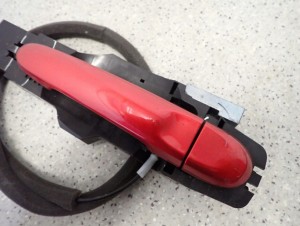 NISSAN MICRA K13 10-16 KLAMKA DRZWI TYLNA LEWA AY4 3/6 MINIATURA