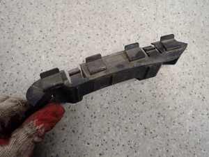 KIA CEED 06-09 ŚLIZG ZDERZAKA PRZEDNI PRAWY 4/5 MINIATURA