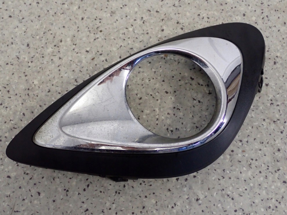 NISSAN MICRA K13 LIFT 14- KRATKA ATRAPA ZAŚLEPKA HALOGENU LEWA 2/5